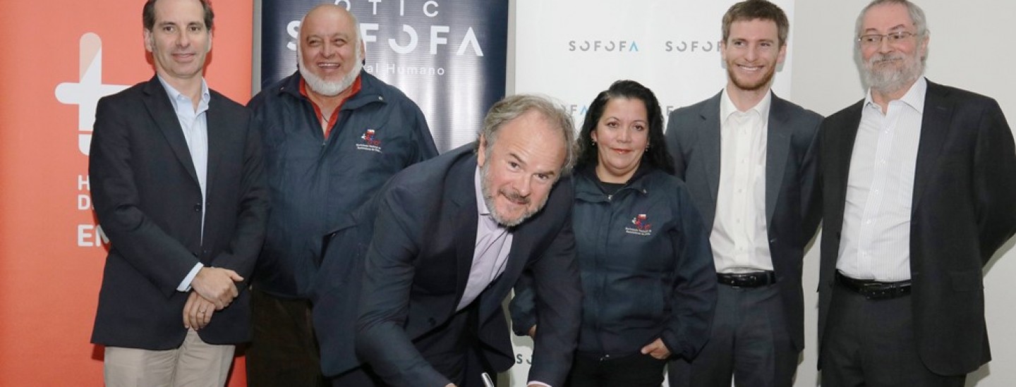 firma de acuerdo SENCE, SOFOFA, OTIC SOFOFA, el Movimiento Nacional de Recicladores de Base de Chile y Fundación Emplea 